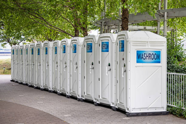 Porta potty delivery and setup in Crest Hill, IL